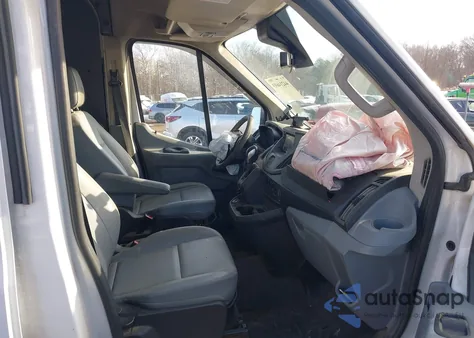 2017 Ford Transit-250 z USA, uszkodzony, nr VIN 1FTYR2CM5HKA80236